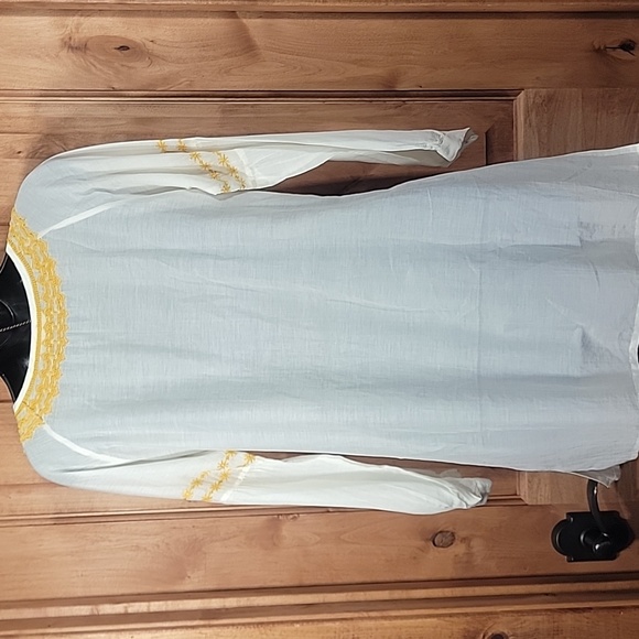 Roller Rabbit Embroidered Kurta - Picture 5 of 14